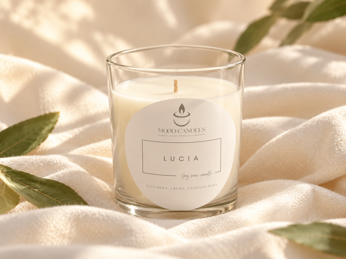 Alchimia Lucia, vista frontale luminosa con stoppino in cotone.