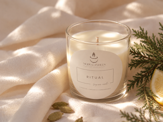 Alchimia Ritual, vista angolata con stoppino in cotone, cipresso e limone.